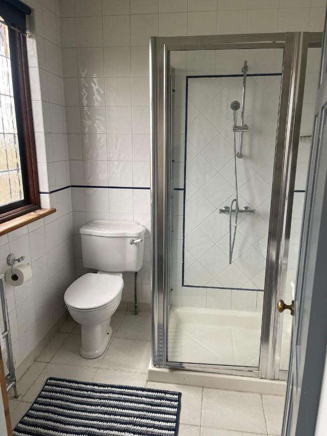 Lovely, Recently Refurbished Four Bedroom House.. London Eksteriør bilde